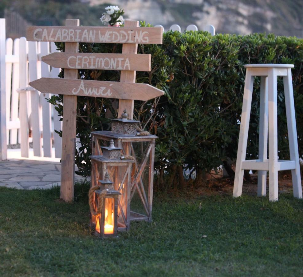 Borgo Di Riaci Beach Resort Санта-Доменика Экстерьер фото