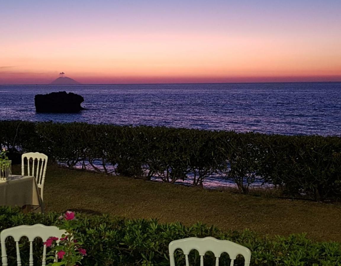 Borgo Di Riaci Beach Resort Санта-Доменика Экстерьер фото
