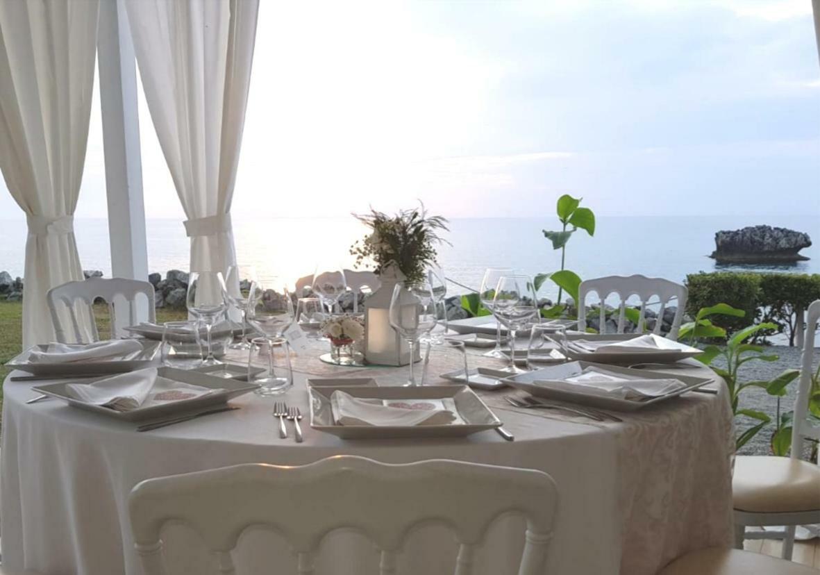 Borgo Di Riaci Beach Resort Санта-Доменика Экстерьер фото